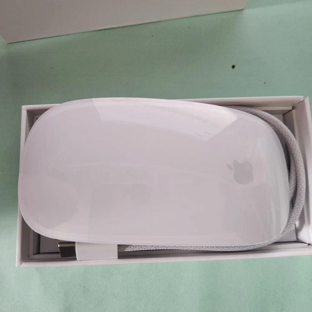 Apple Magic Mouse (USB‑C) - White Multi-Touch Surface